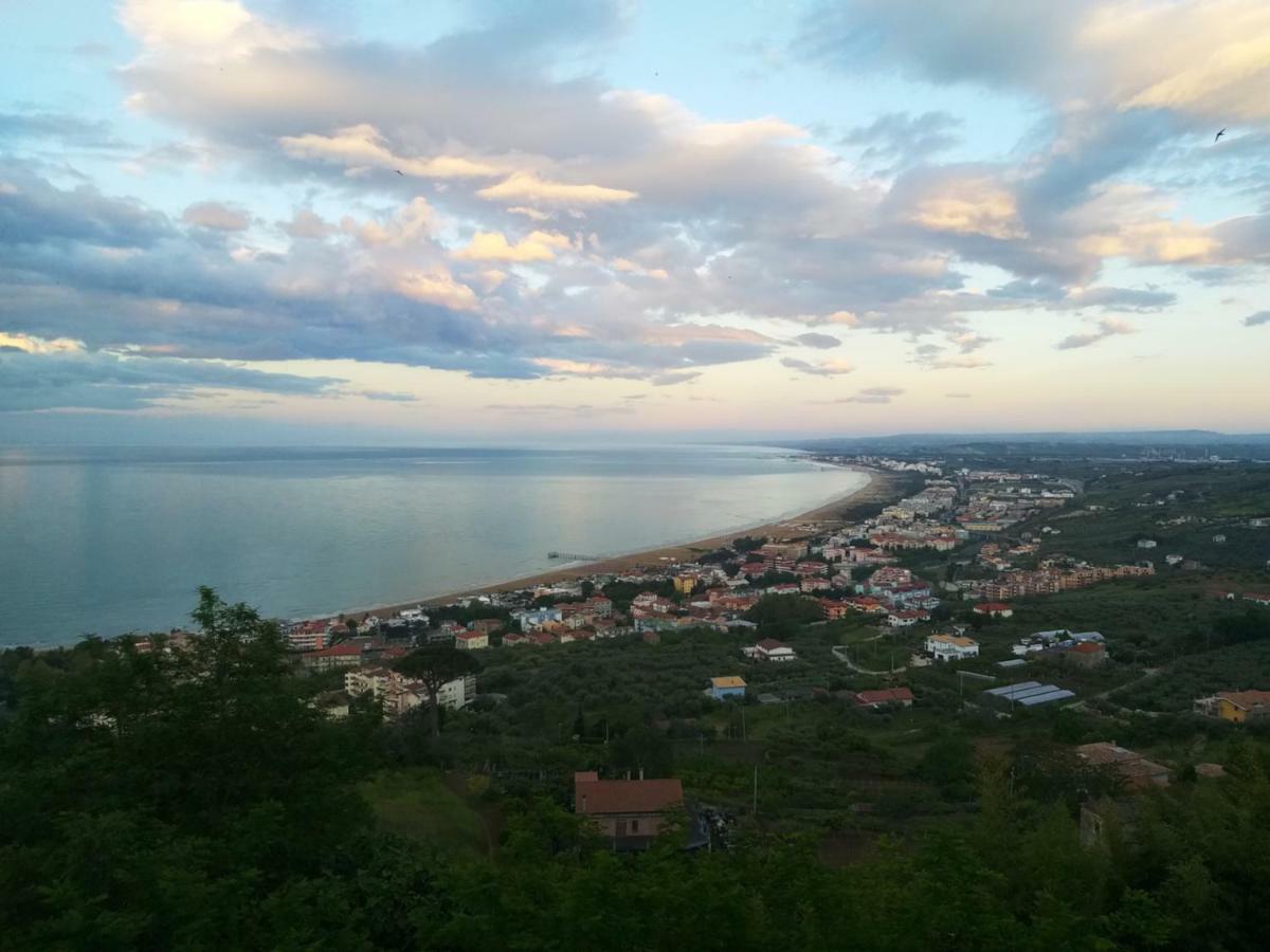 Bed and Breakfast Io E La Mia Giulia Васто Екстер'єр фото